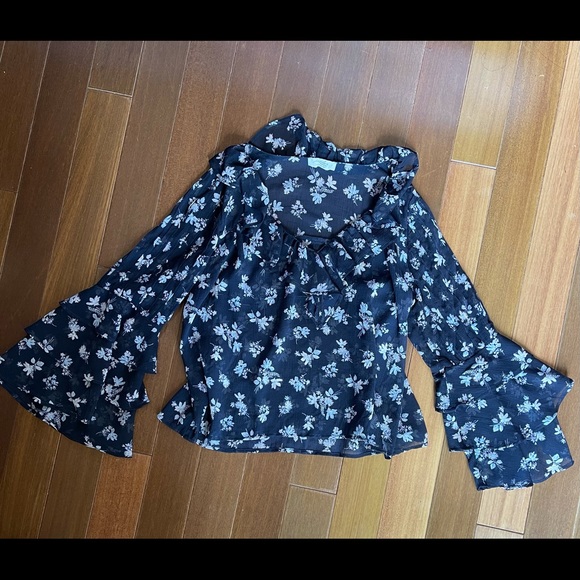 Angela Moda Blouse - Picture 5 of 6